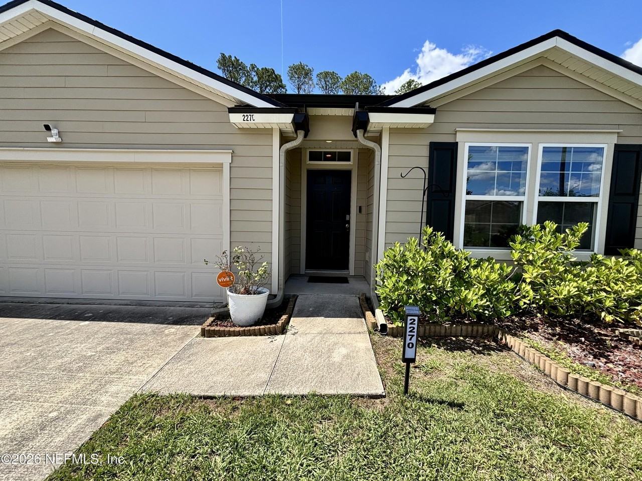 2270 Willow Springs Dr - Photo 2 of 33