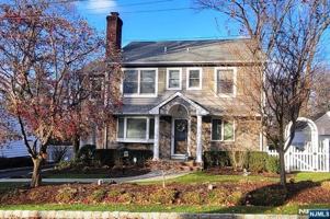 featured image of 16 Zimmer Ave