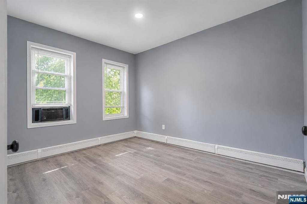 231 Palisade Ave #4 - Photo 4 of 8