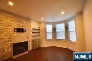 228 Maple St #2 - Photo 6 of 26
