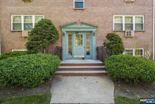 138 Clinton Pl #7E - Photo 1 of 1