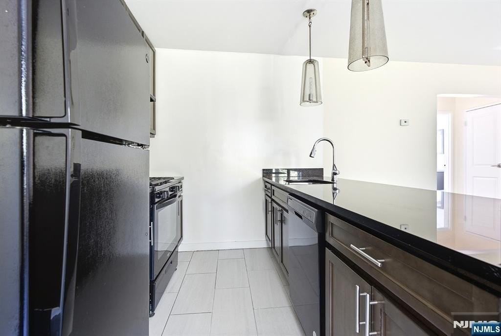 138 Clinton Pl #7E - Photo 3 of 14