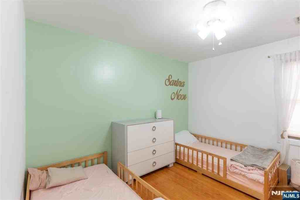 260 Custer Ave #2 - Photo 7 of 14