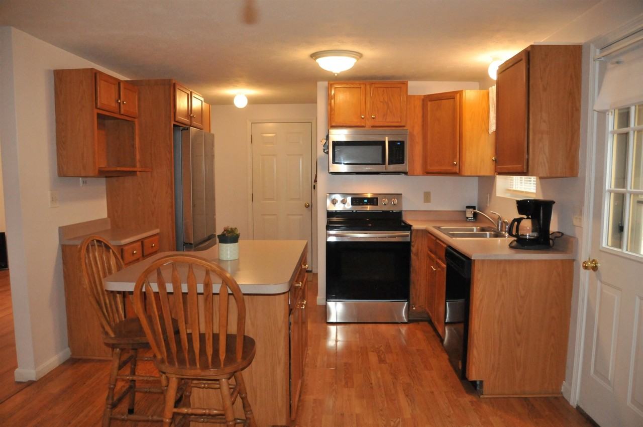 147 Highrock Rd #A - Photo 5 of 26