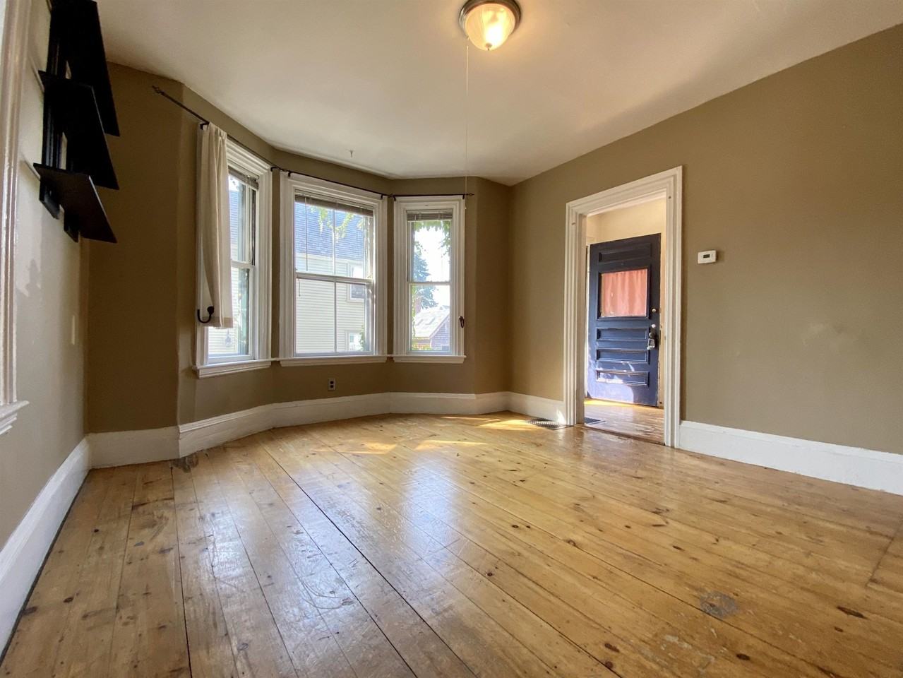 59 Manning St - Photo 5 of 17
