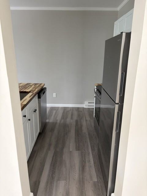 350 S Scott Ave #1 - Photo 3 of 15