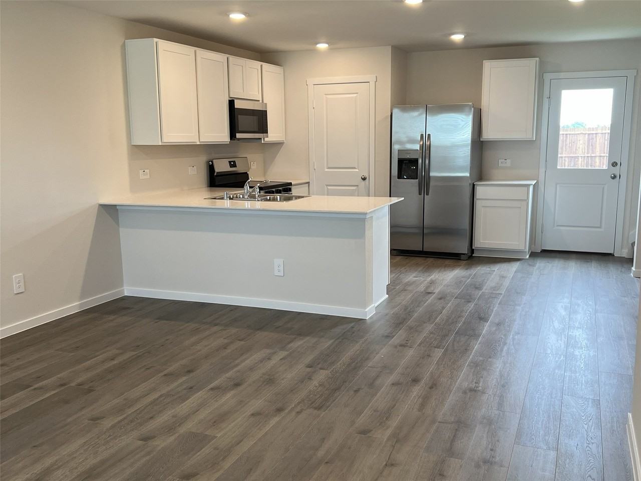 4484 Bonney Ave - Photo 4 of 30