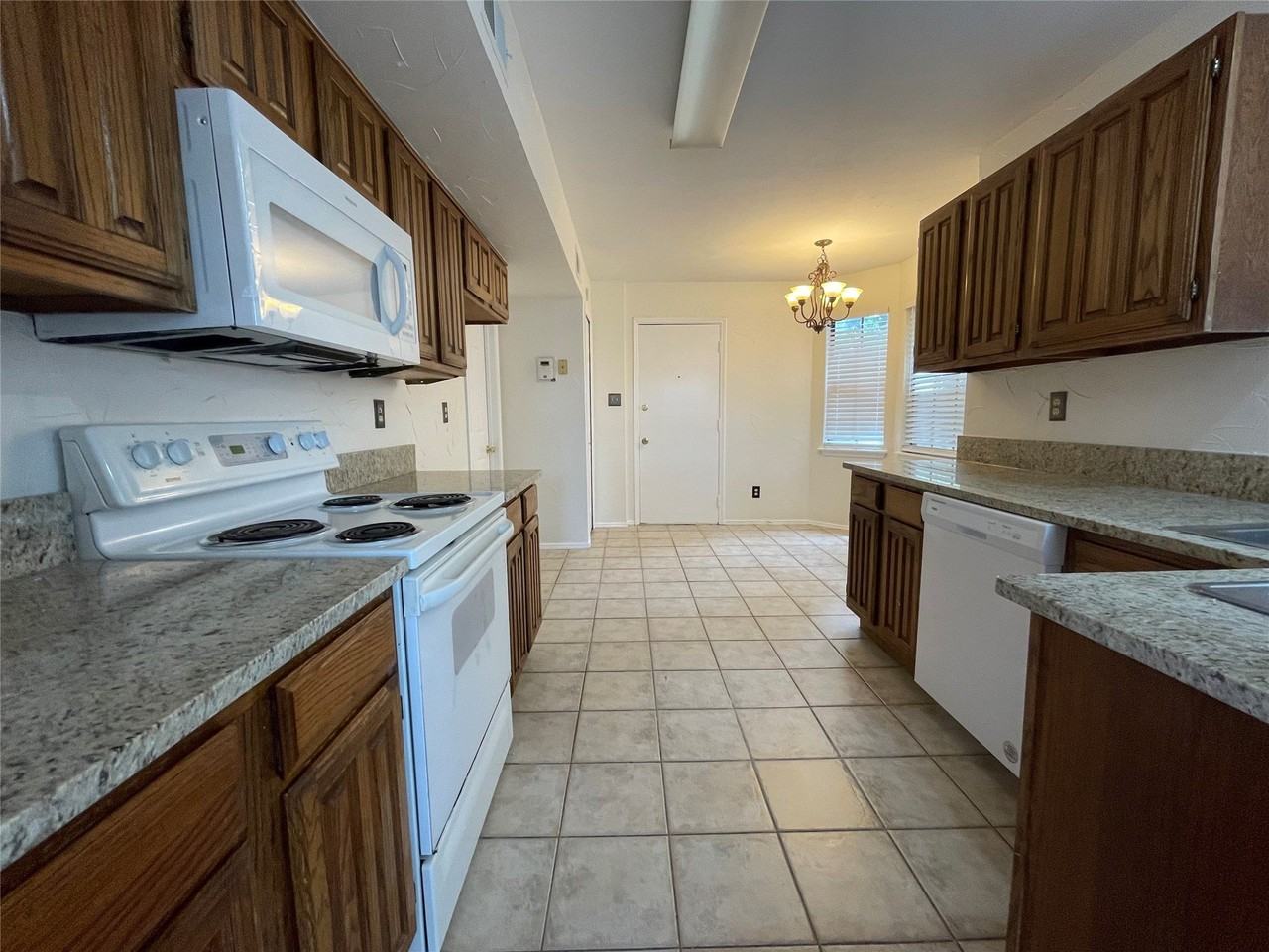 4400 Odessa Dr - Photo 7 of 18