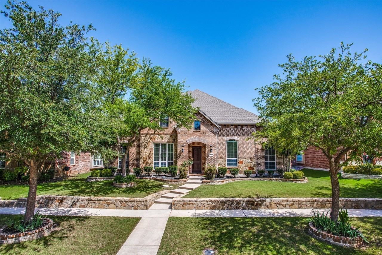 13336 Thornton Dr - Photo 3 of 37