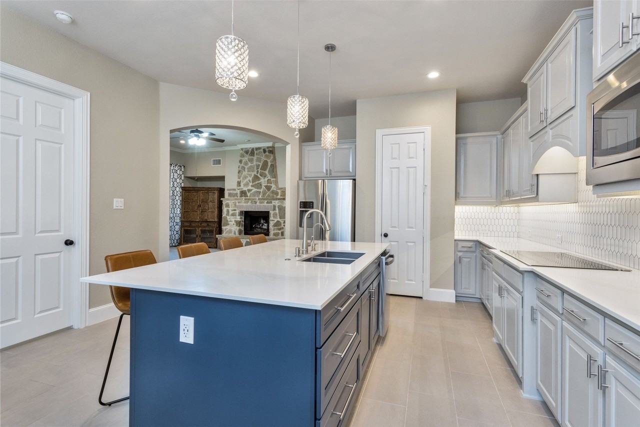 13336 Thornton Dr - Photo 6 of 37