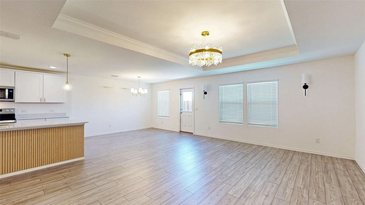 4536 Benham Dr - Photo 4 of 32