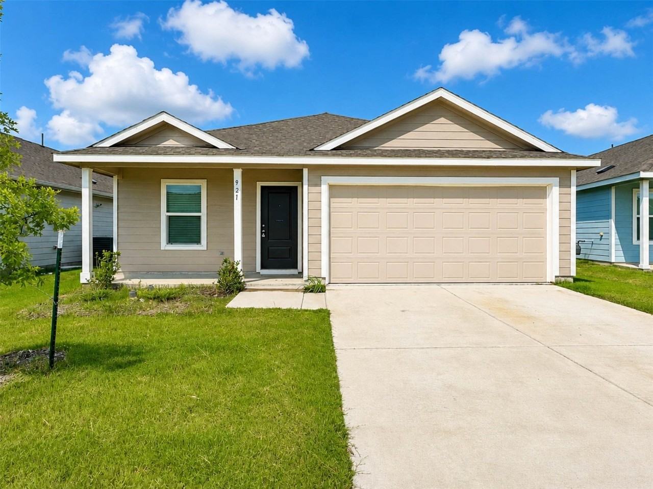 921 Mossycup St
