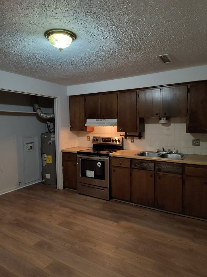 19605 Leesville Rd #D - Photo 3 of 9