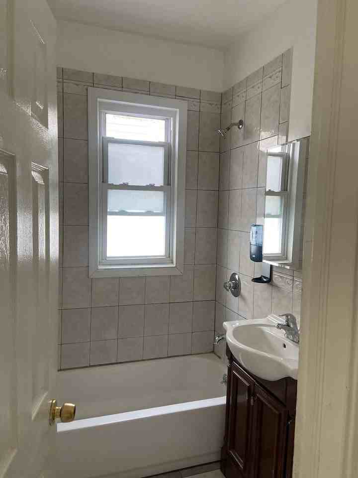 574 Crescent St - Photo 2 of 2