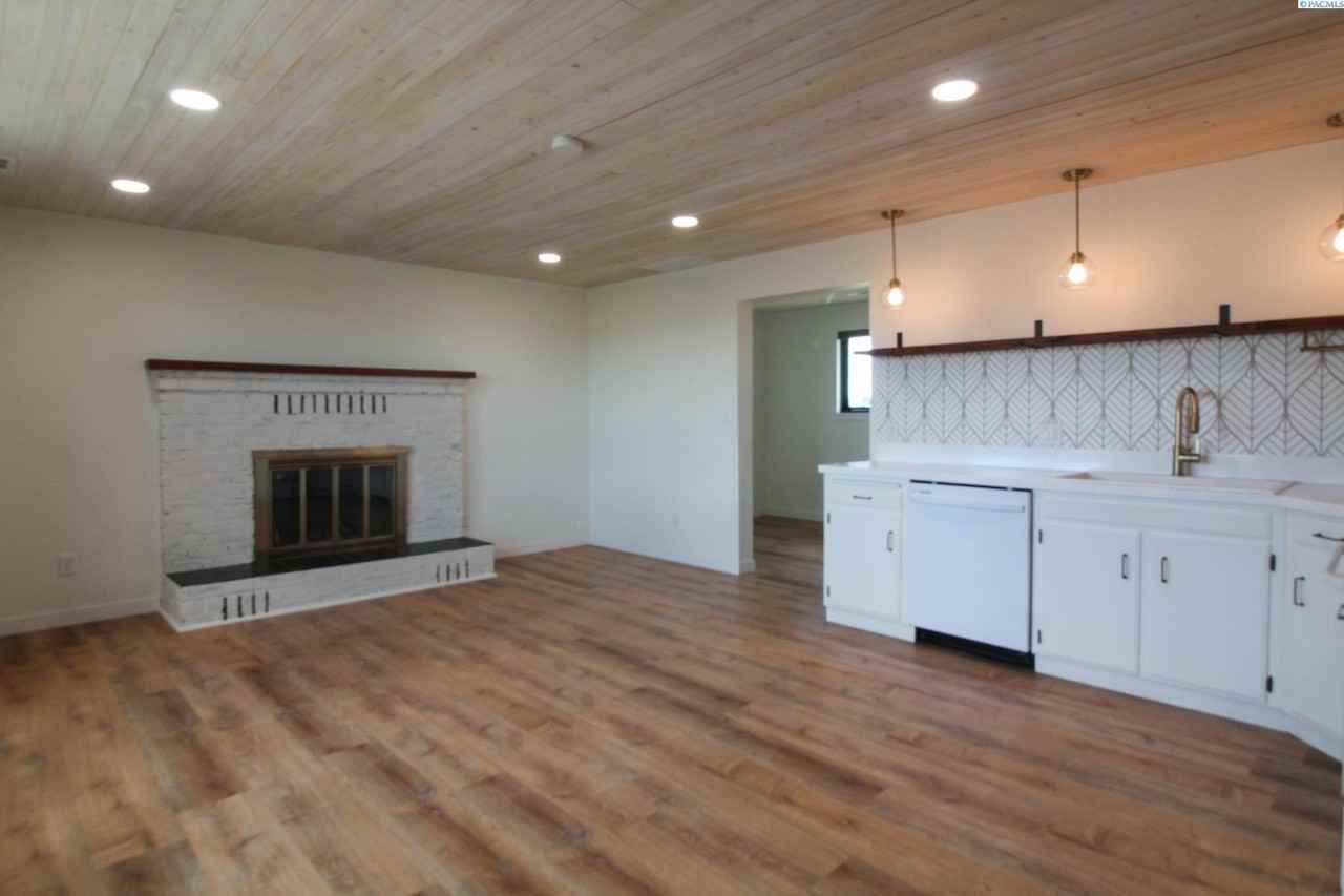 4151 Columbia River Rd - Photo 2 of 27