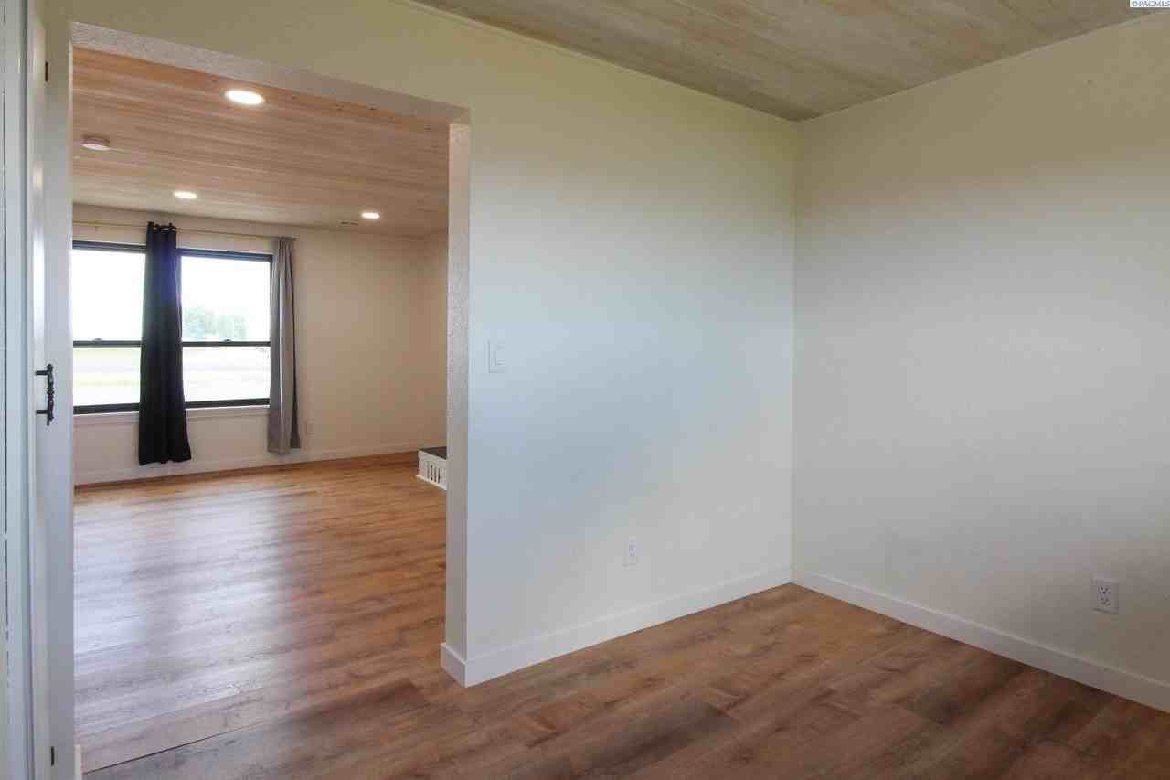 4151 Columbia River Rd - Photo 6 of 27
