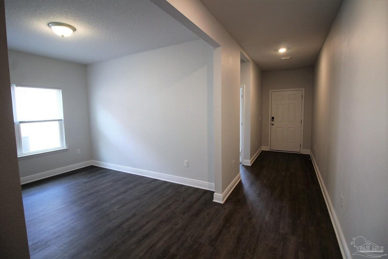 8006 Burnside Loop - Photo 5 of 22