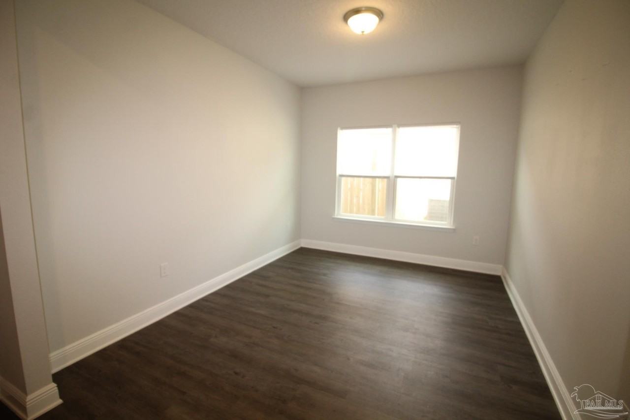 8006 Burnside Loop - Photo 6 of 22