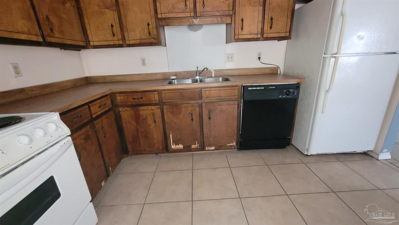5409 E Shore Dr - Photo 3 of 7