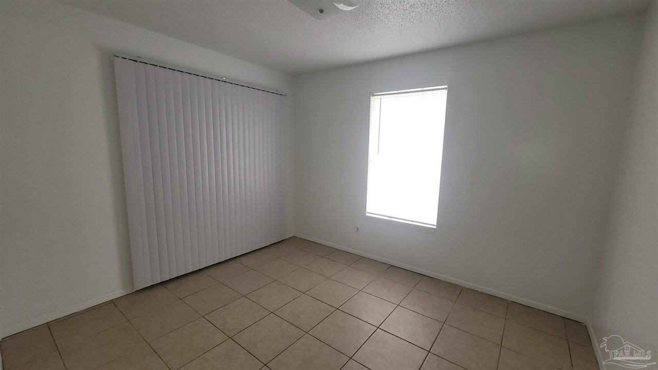 5409 E Shore Dr - Photo 4 of 7
