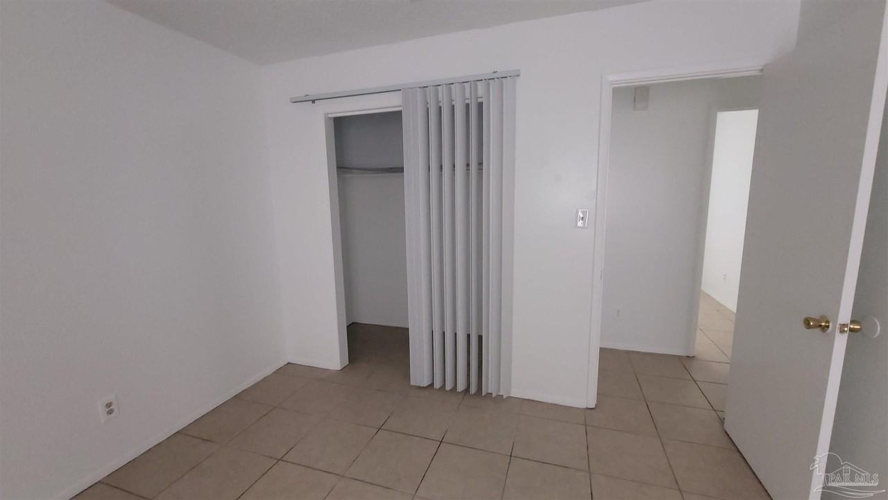 5409 E Shore Dr - Photo 5 of 7