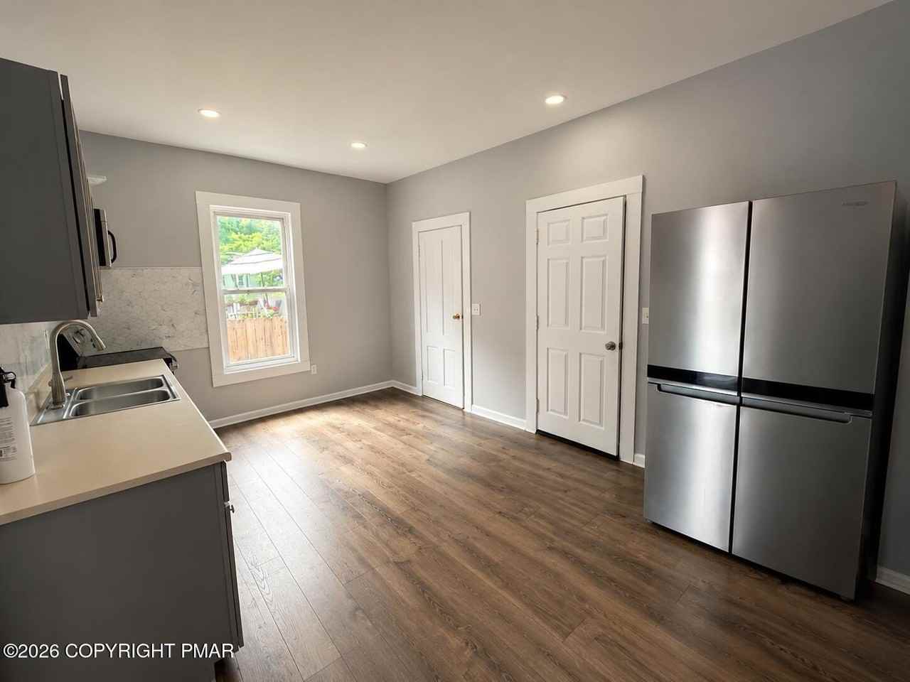 848 Thomas St #850 - Photo 6 of 25