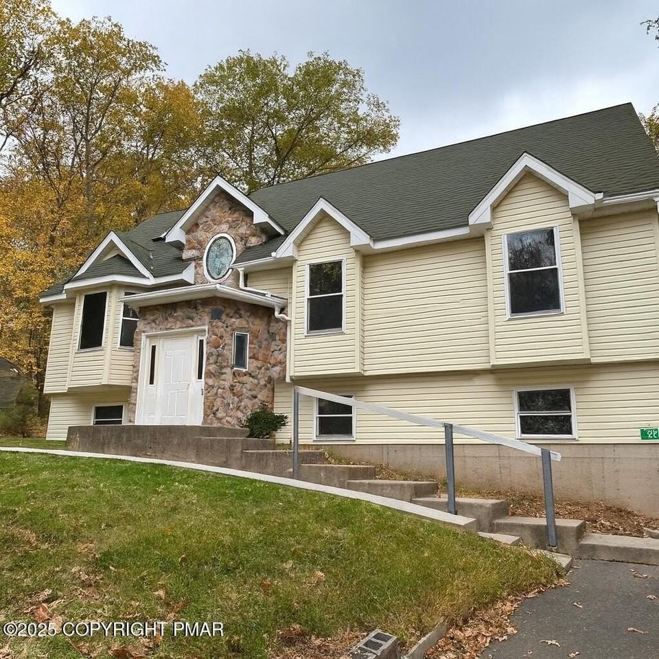 2193 Lake Dr - Photo 2 of 25