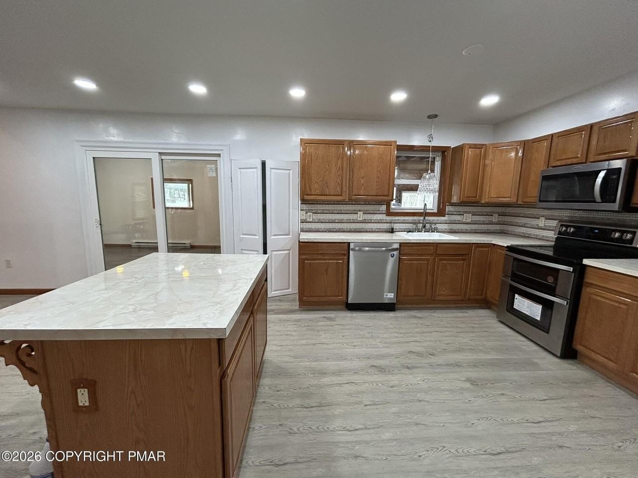 2193 Lake Dr - Photo 4 of 25