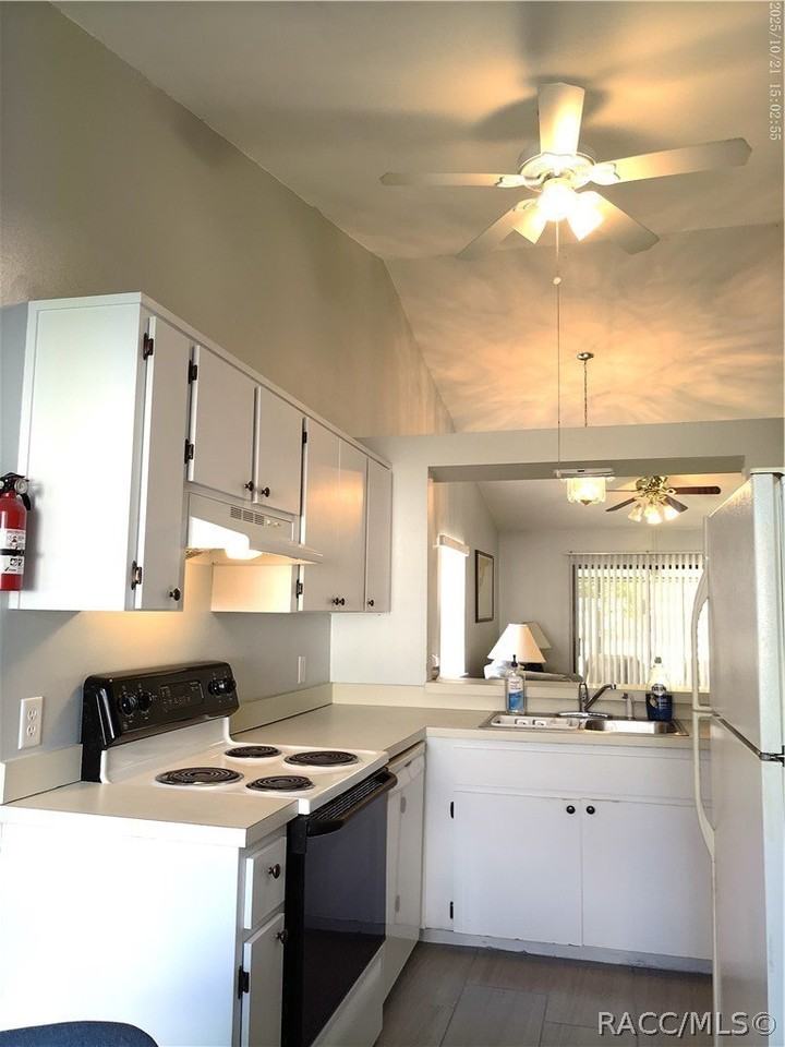 1871 Arrowwood Ln - Photo 5 of 35