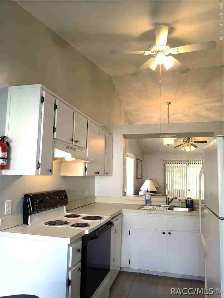 1871 Arrowwood Ln - Photo 6 of 35