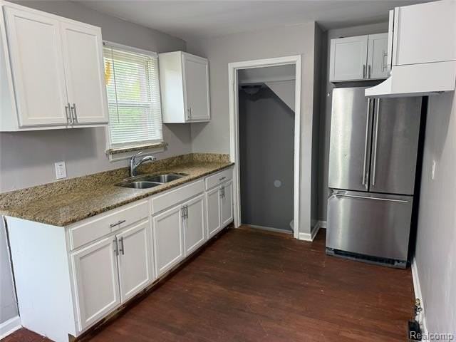 14903 Woodmont Ave - Photo 3 of 9