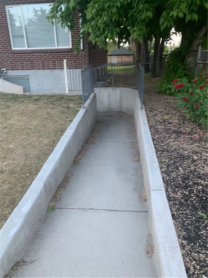 1892 S Edison St - Photo 2 of 19