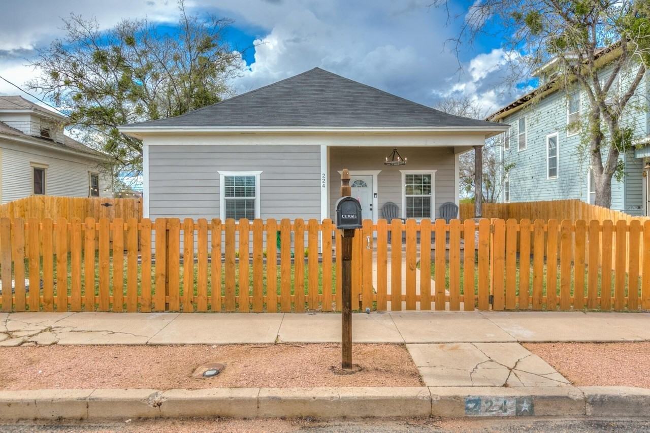 224 Bird St - Photo 2 of 29