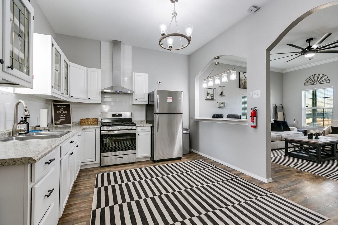 224 Bird St - Photo 3 of 29