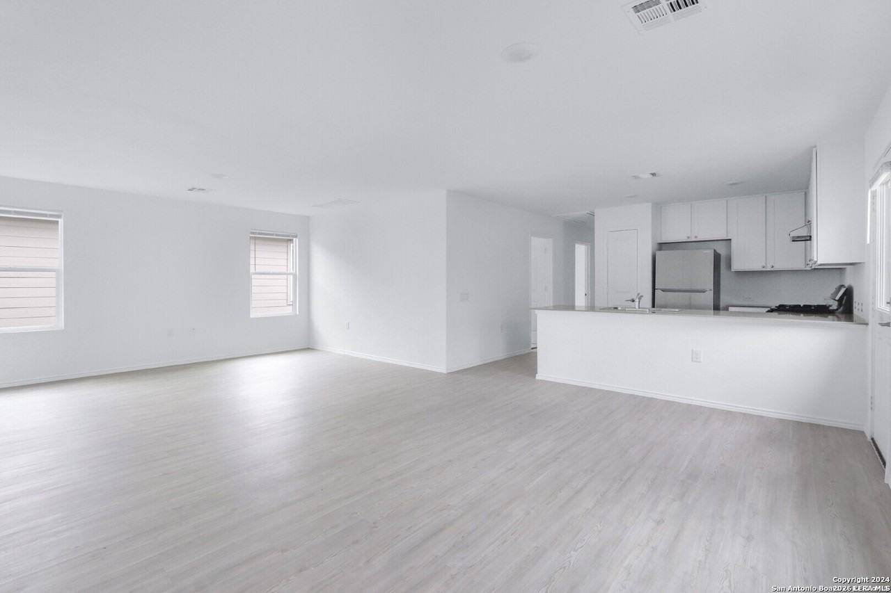 4442 Grassland Pass - Photo 4 of 18