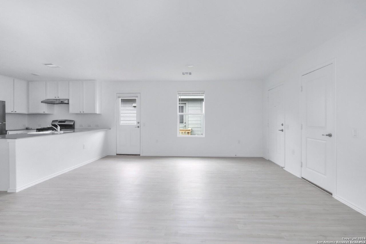 4442 Grassland Pass - Photo 5 of 18