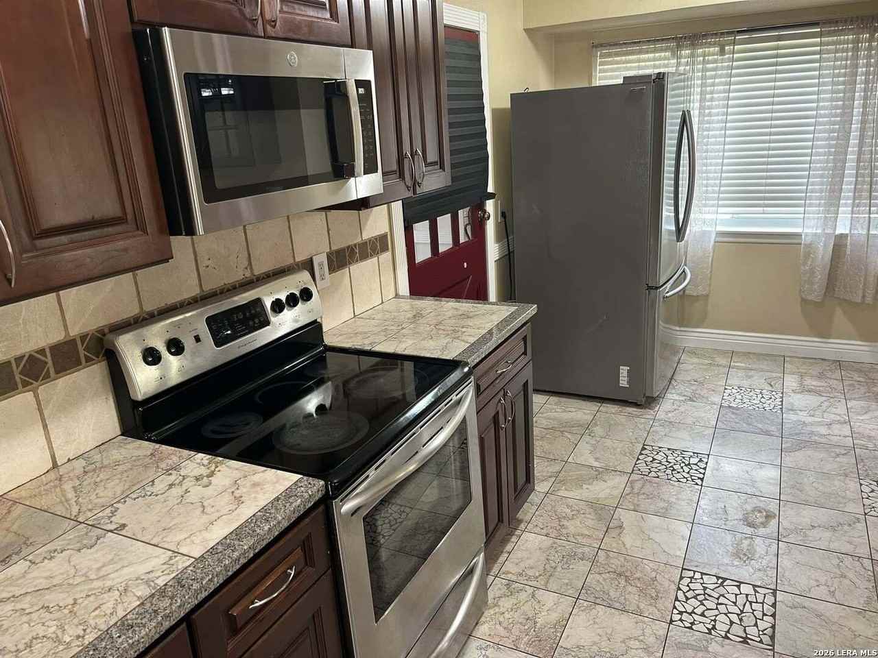4035 Barrington St - Photo 7 of 28