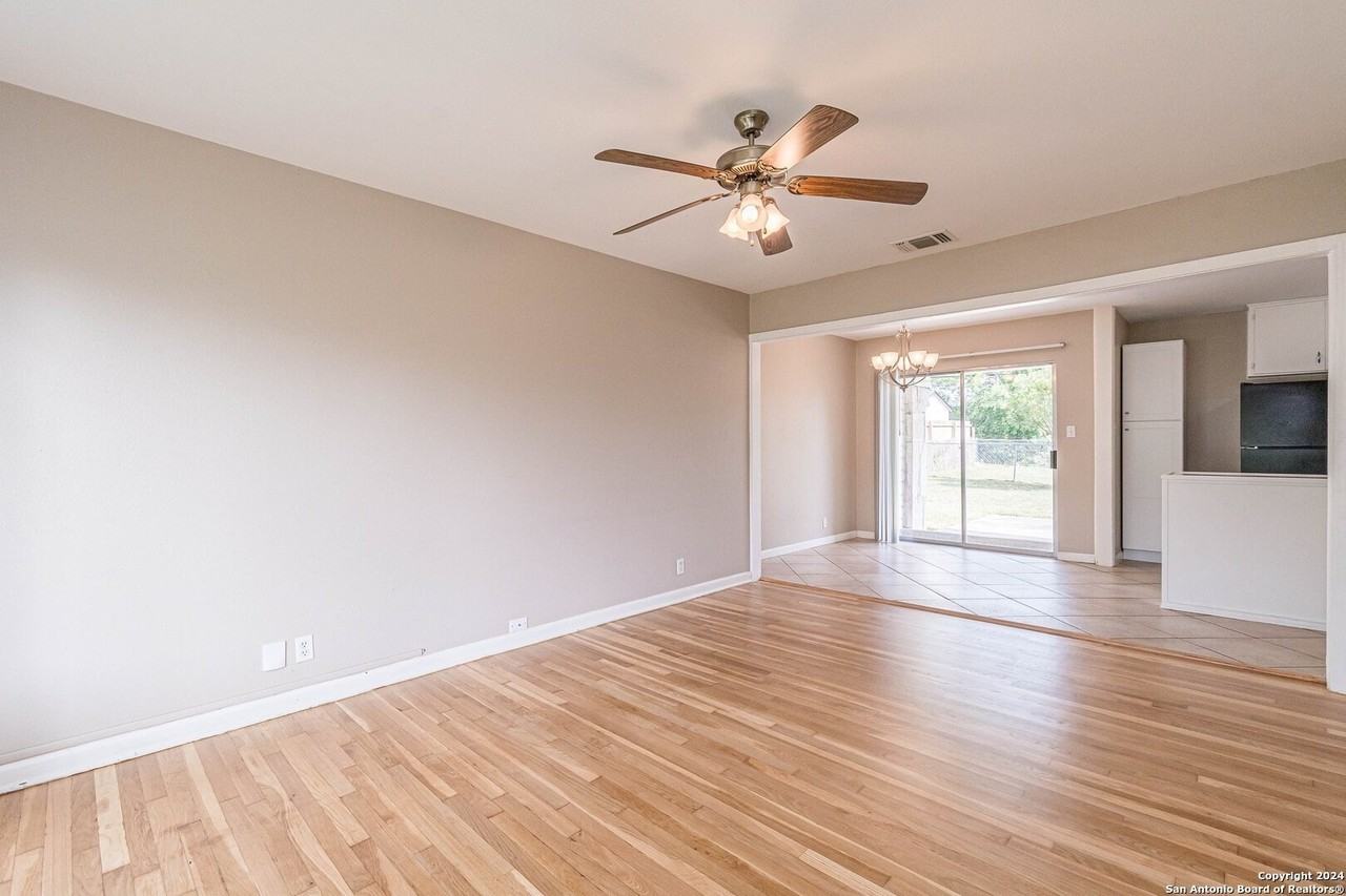 355 Barbara Dr - Photo 6 of 34