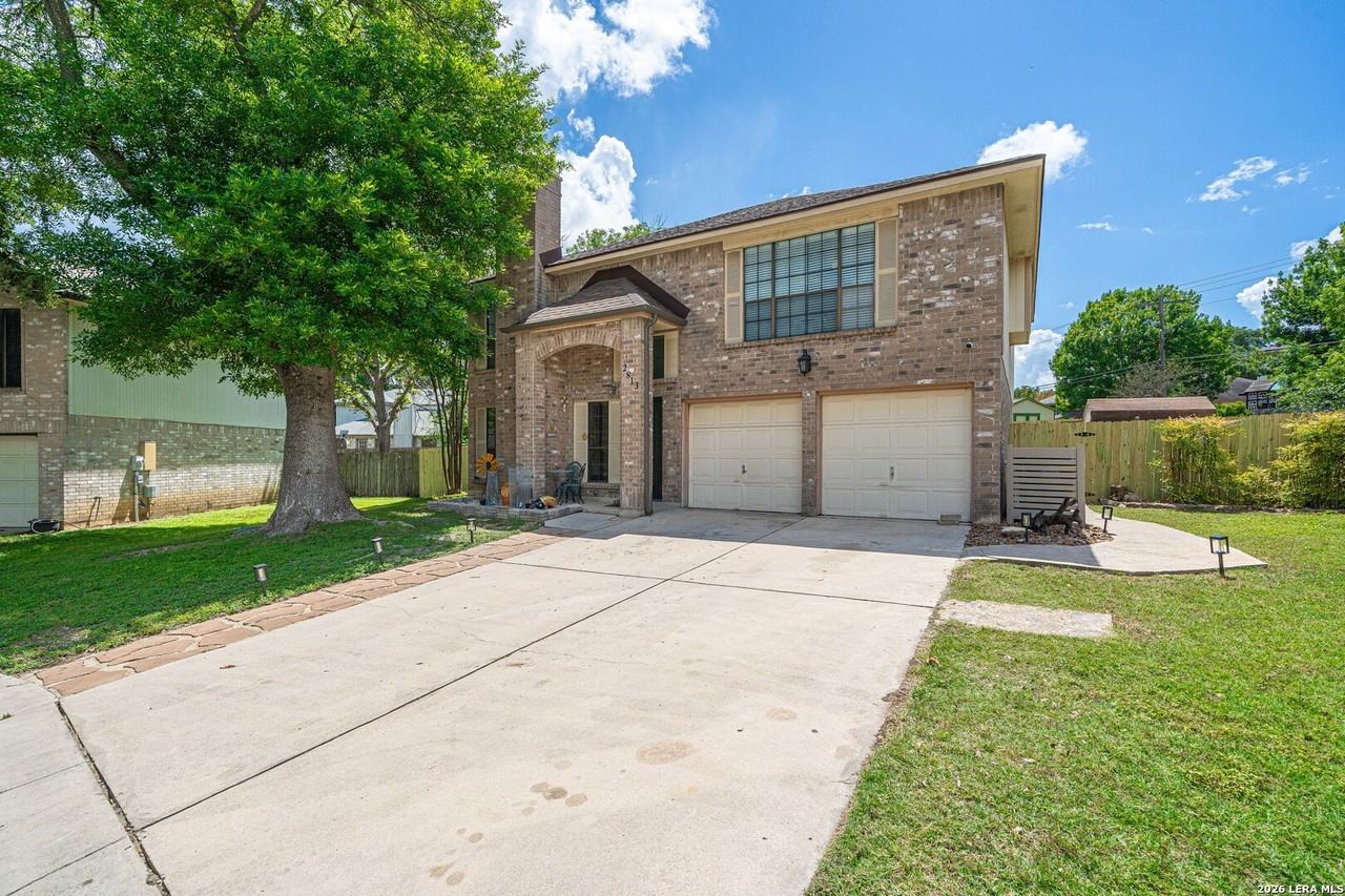 2813 Kline Cir - Photo 3 of 38