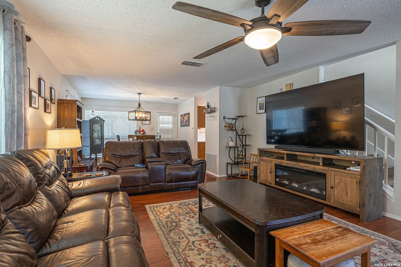 2813 Kline Cir - Photo 5 of 38