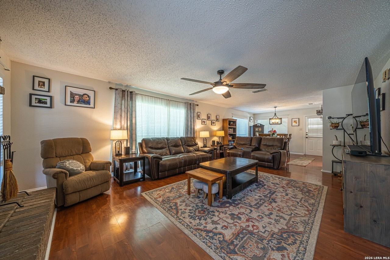 2813 Kline Cir - Photo 6 of 38
