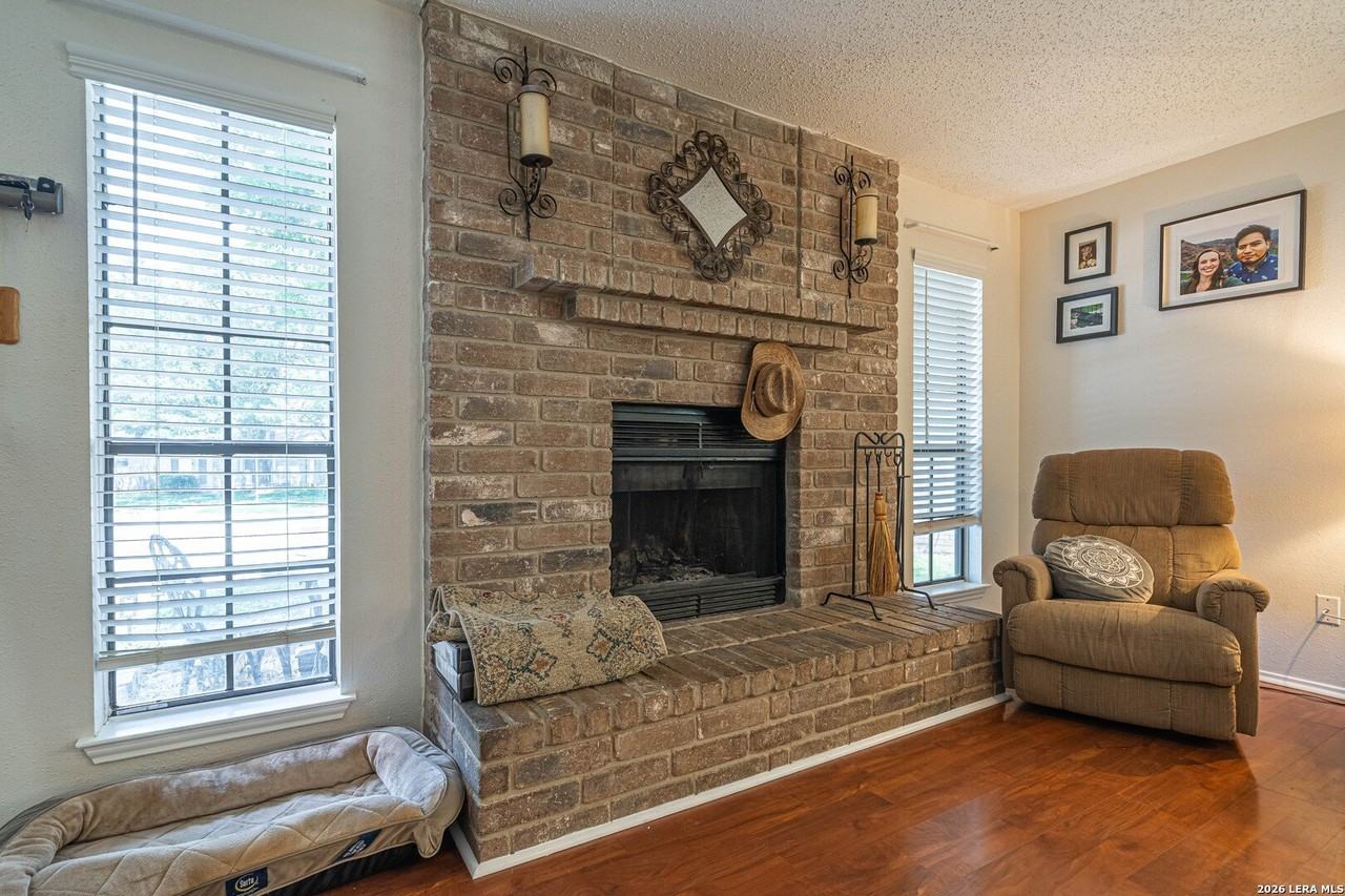 2813 Kline Cir - Photo 7 of 38