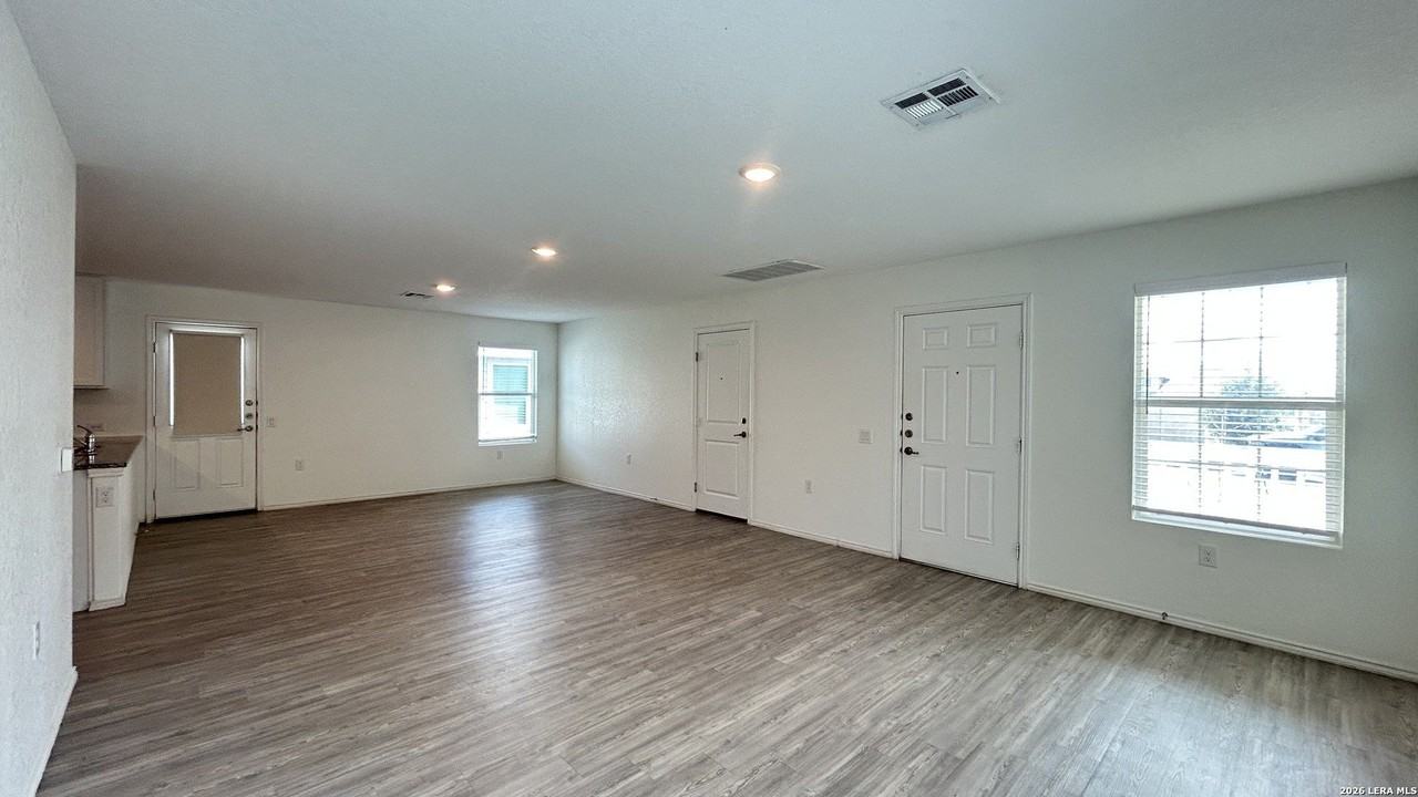 12030 Picard Bnd - Photo 5 of 25