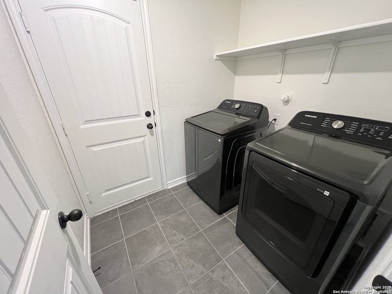 6014 Foster Bnd - Photo 5 of 41