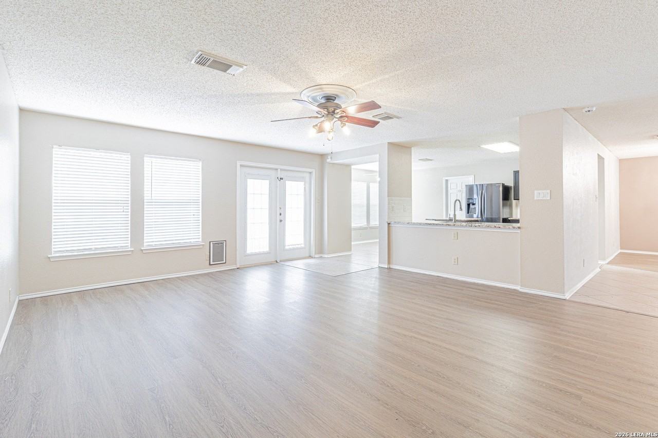 420 Ashley Park - Photo 5 of 41
