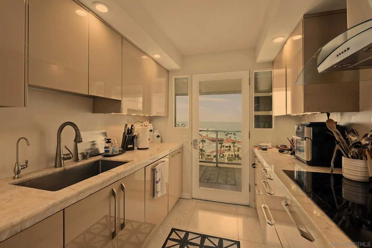 939 Coast Blvd #14F - Photo 5 of 50