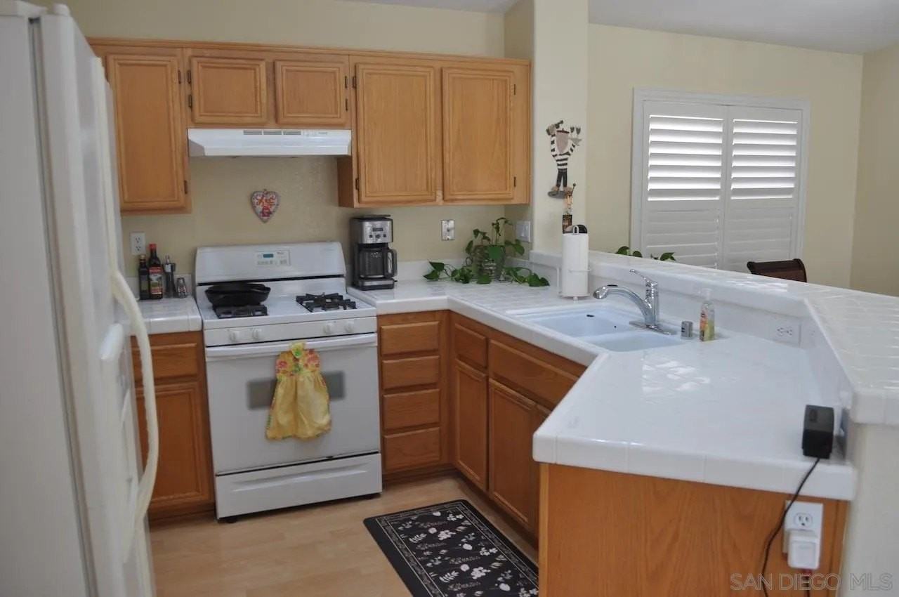 278 Brookview Ct - Photo 3 of 28