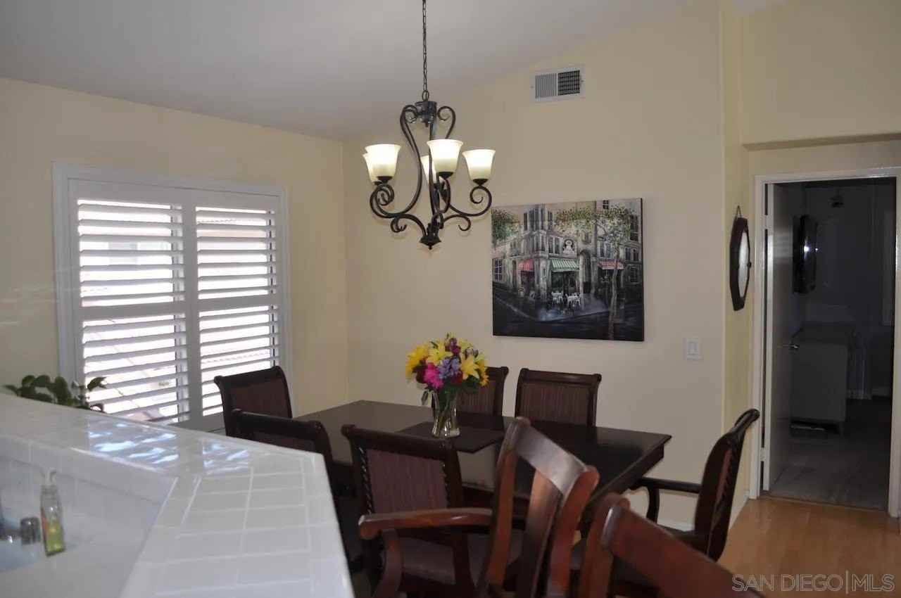 278 Brookview Ct - Photo 5 of 28