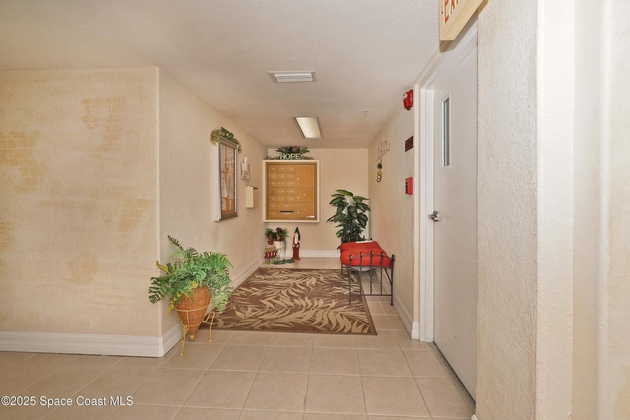 8922 Laguna Ln #201 - Photo 4 of 50