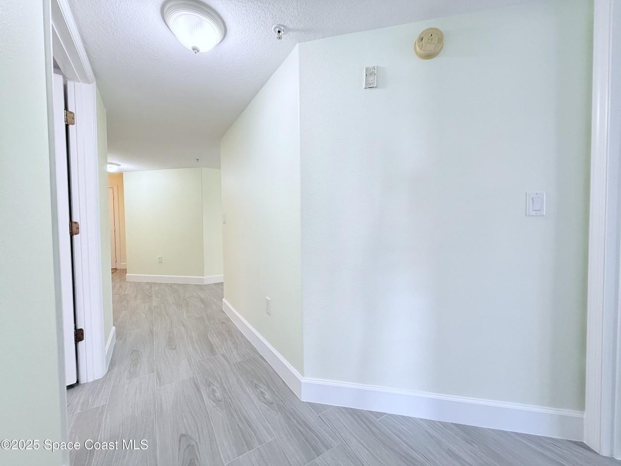 8922 Laguna Ln #201 - Photo 6 of 50
